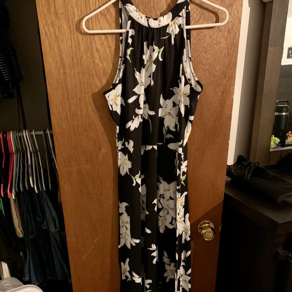 Size L Black & White Floral Maxi Dress